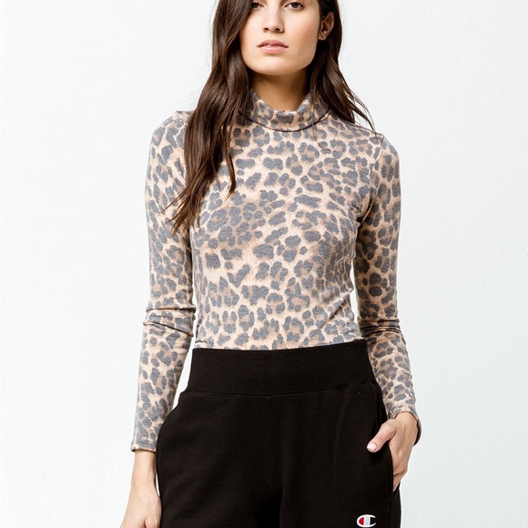 Sky & Sparrow • Animal Print Turtleneck - Picture 1 of 6